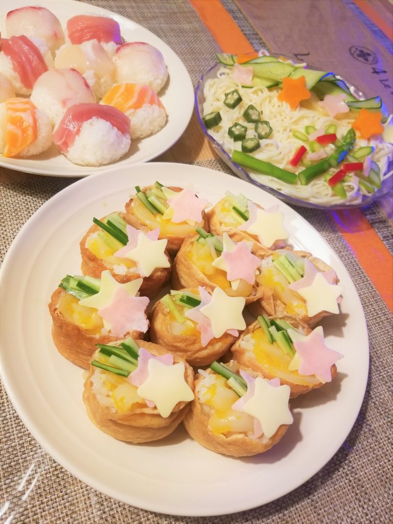 七夕レシピ ソーメンに笹と短冊で飾りつけ いなり寿司で簡単七夕ごはん 楽しいイベント料理の作り方